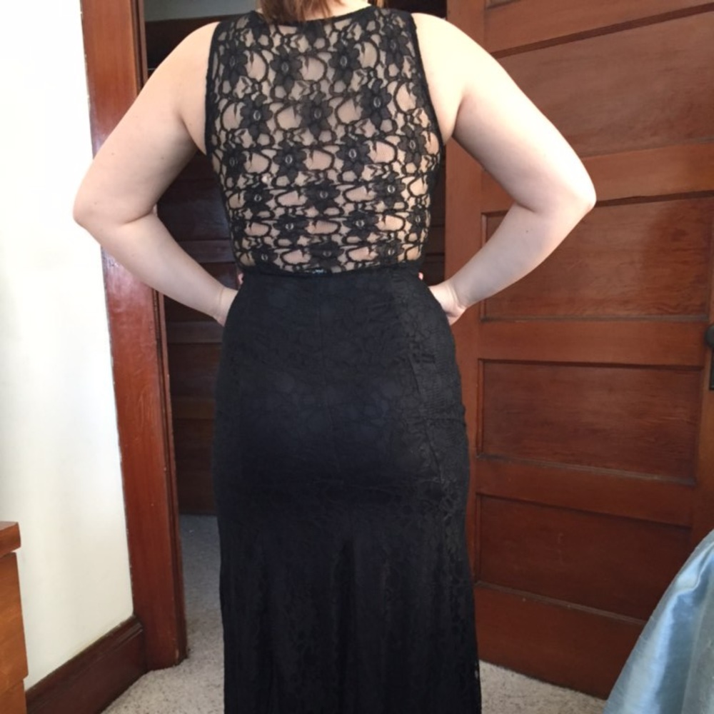 Black laced prom dress